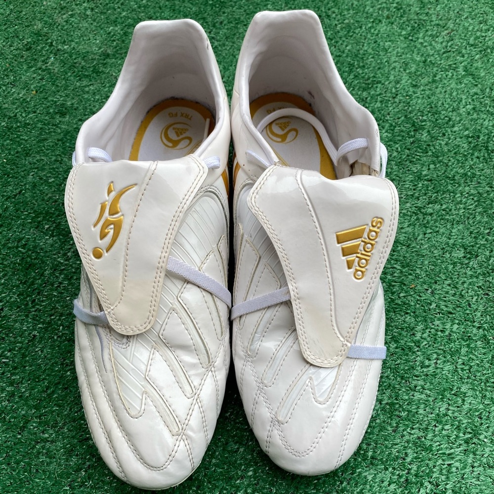 ADIDAS PREDATOR cleats